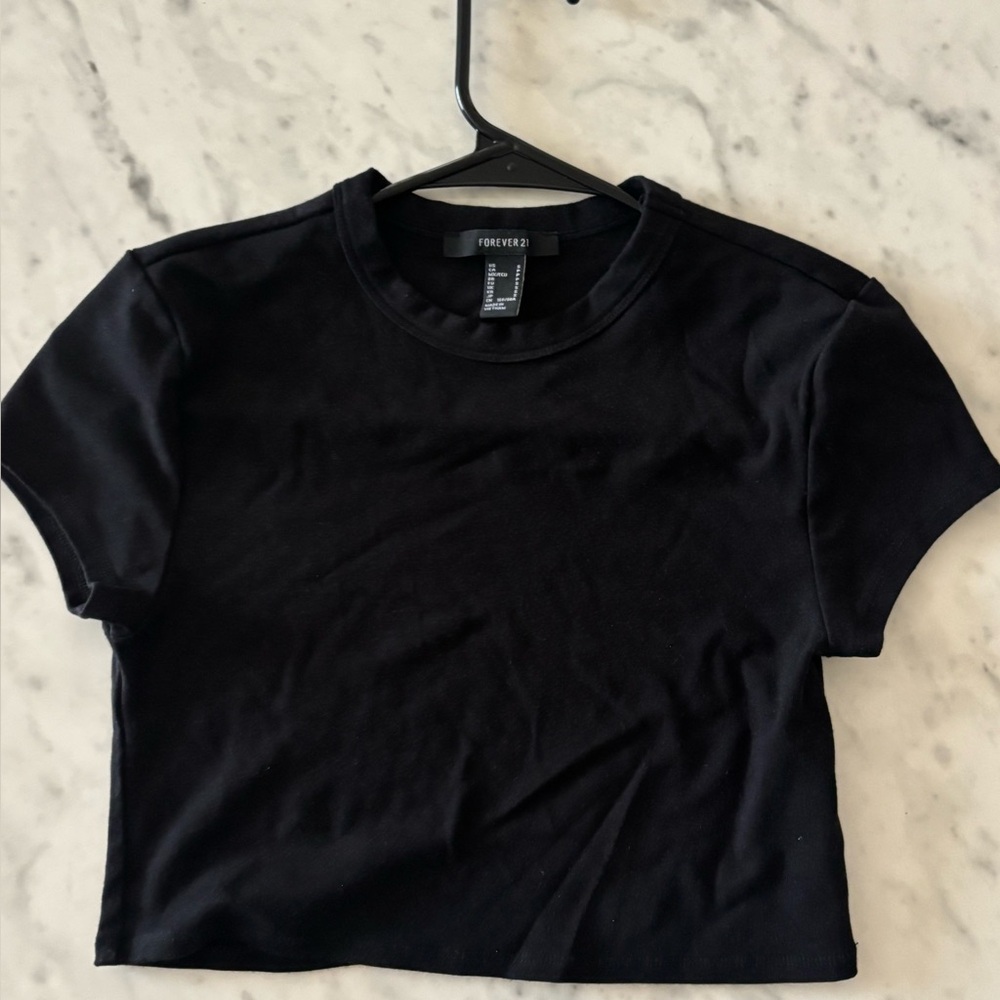 Forever 21 Cropped Black Short Sleeve Tee Stretch Size S Excellent